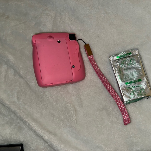 Pink Instax mini 9 - Picture 2 of 4